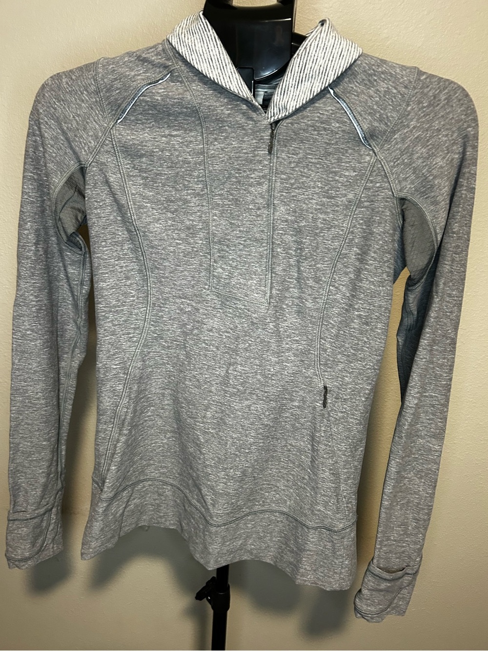 lululemon athletica women think fast pullover size 6